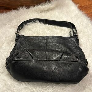 Coach Black Leather Purse pre-owned.